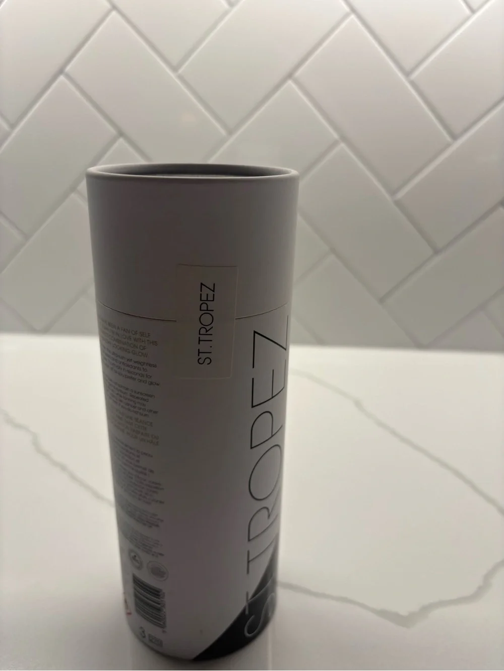 St. Tropez Ultimate Glow Self-Tan Mousse - White, Black, Gold - Picture 4 of 7